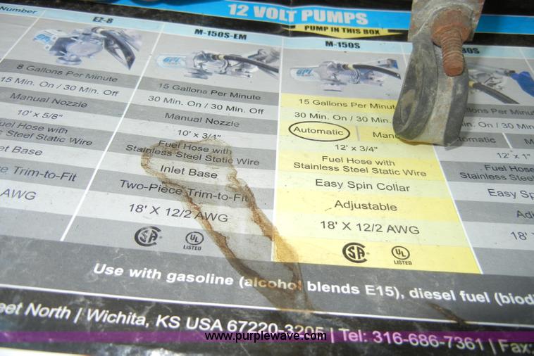 image for item A3319 1995 International 8200 semi truck