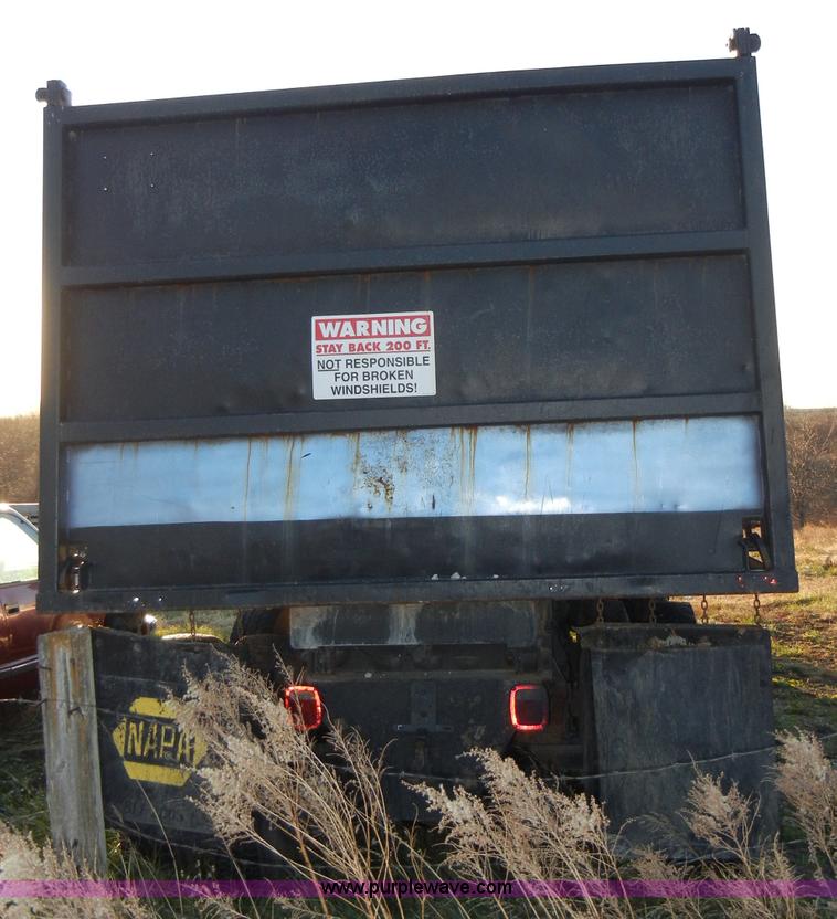 image for item A3363 1985 Ford LTL9000 dump truck