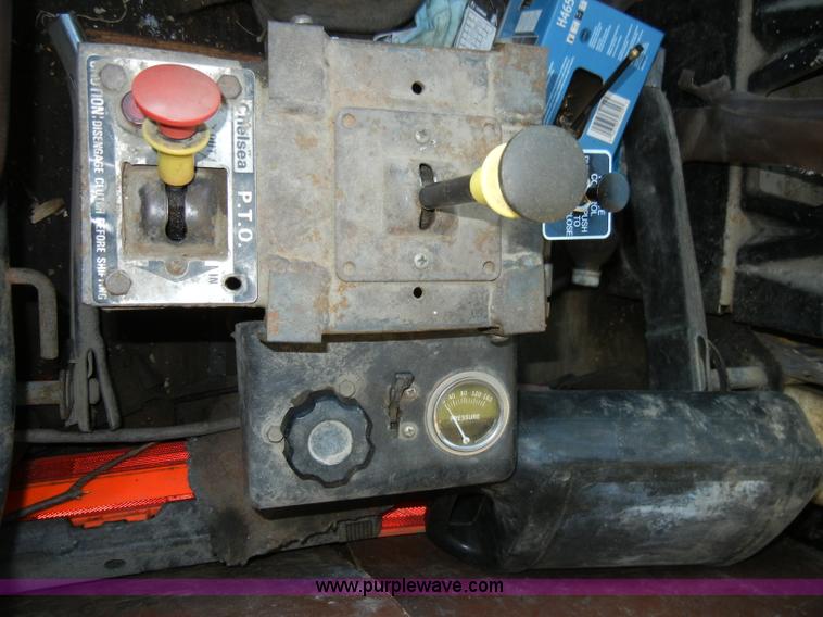 image for item A3363 1985 Ford LTL9000 dump truck