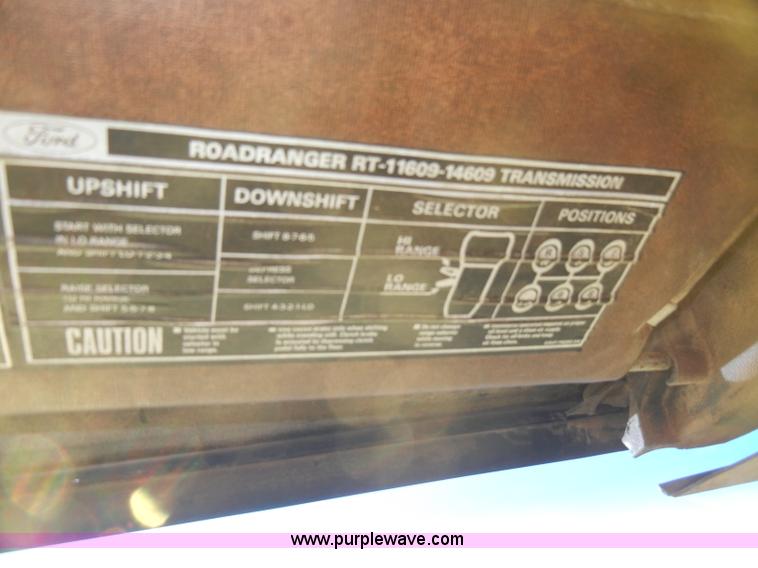 image for item A3363 1985 Ford LTL9000 dump truck