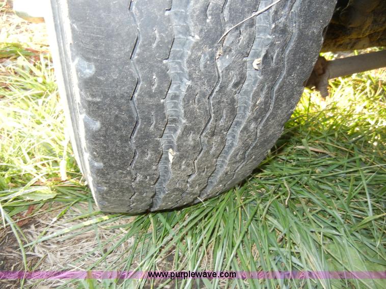 image for item A3363 1985 Ford LTL9000 dump truck