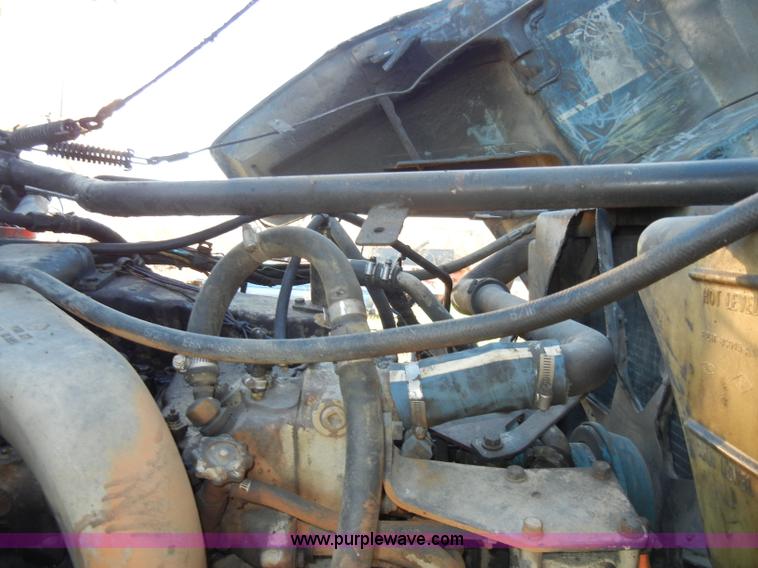 image for item A3363 1985 Ford LTL9000 dump truck