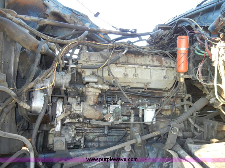 image for item A3363 1985 Ford LTL9000 dump truck