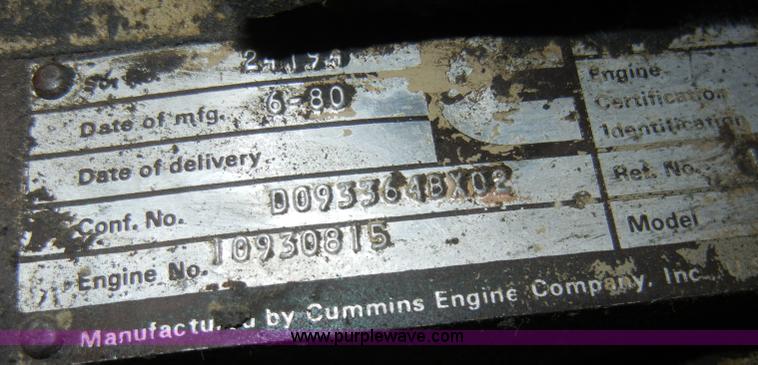 image for item A3363 1985 Ford LTL9000 dump truck