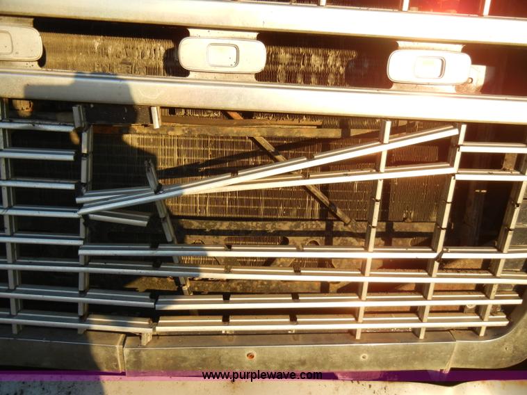 image for item A3363 1985 Ford LTL9000 dump truck