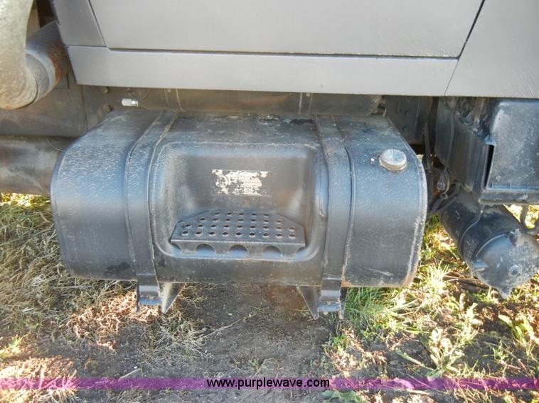 image for item A3363 1985 Ford LTL9000 dump truck