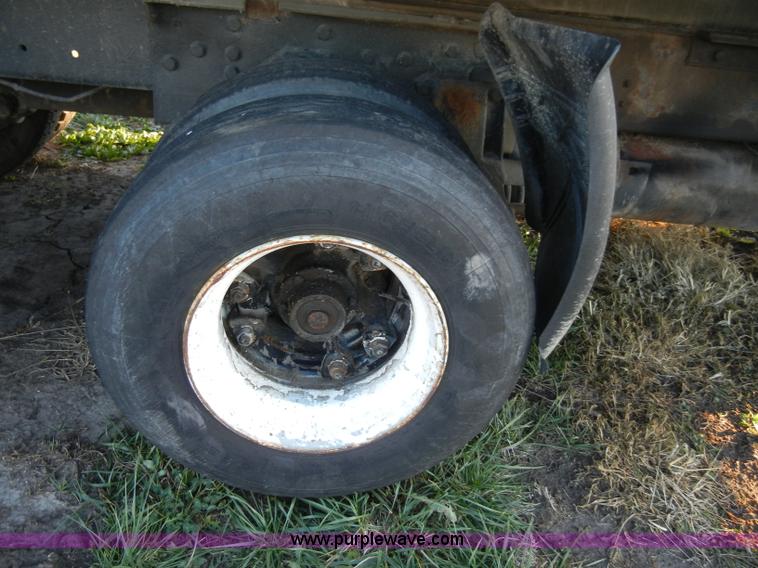 image for item A3363 1985 Ford LTL9000 dump truck