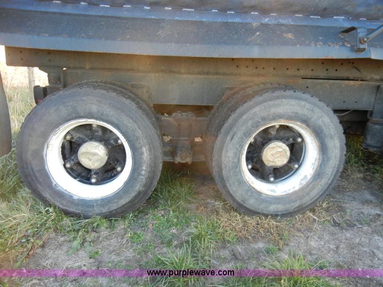 image for item A3363 1985 Ford LTL9000 dump truck