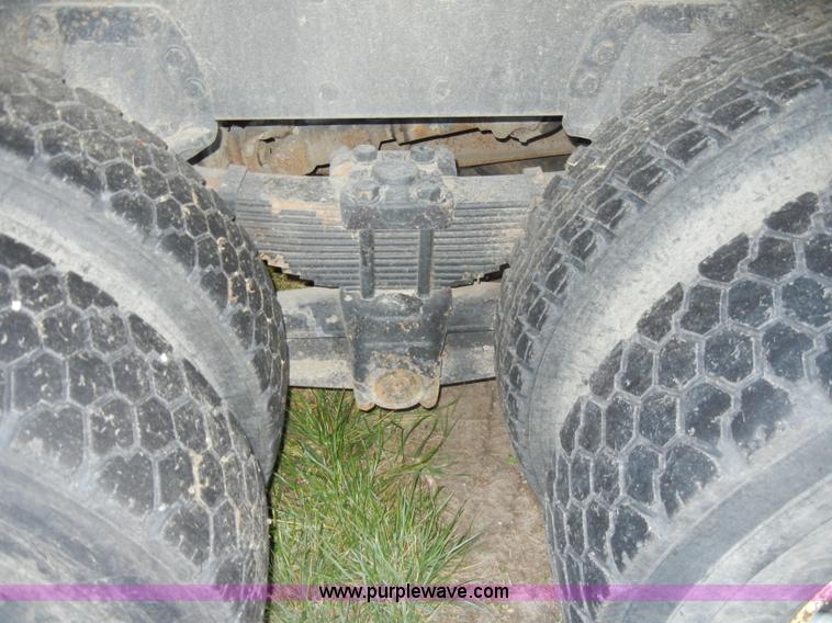 image for item A3363 1985 Ford LTL9000 dump truck