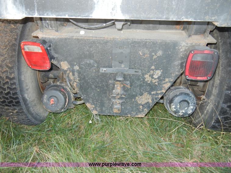 image for item A3363 1985 Ford LTL9000 dump truck