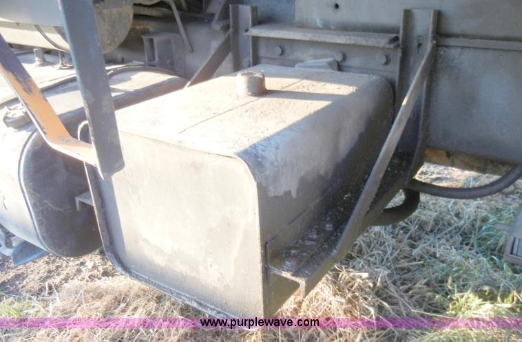 image for item A3363 1985 Ford LTL9000 dump truck