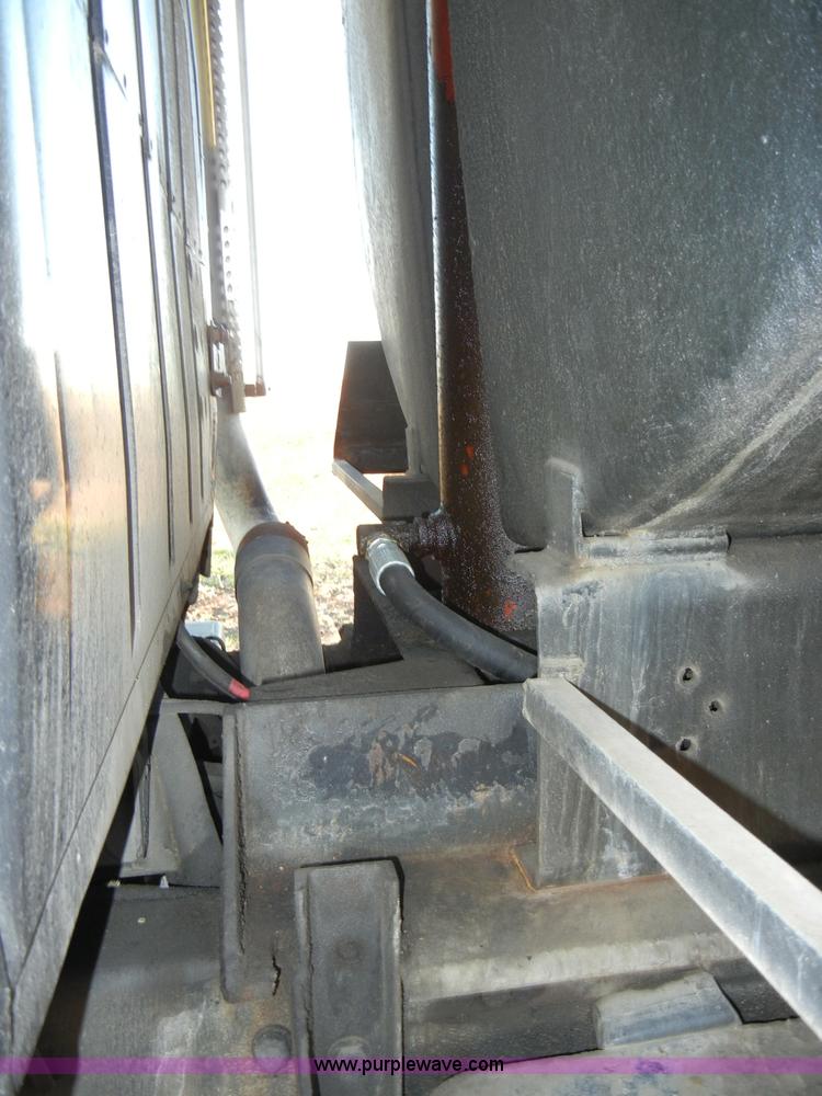 image for item A3363 1985 Ford LTL9000 dump truck