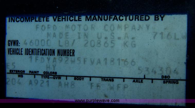 image for item A3363 1985 Ford LTL9000 dump truck