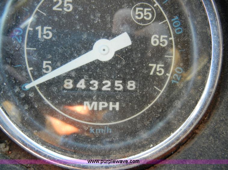 image for item A3363 1985 Ford LTL9000 dump truck