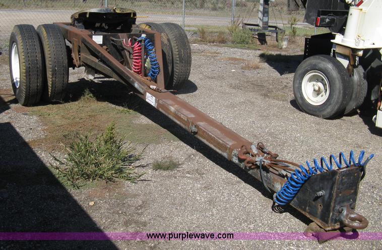 image for item A4393 1993 Nuefeld long tongue fifth wheel tow dolly