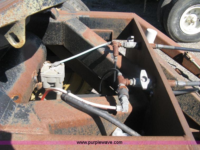 image for item A4393 1993 Nuefeld long tongue fifth wheel tow dolly