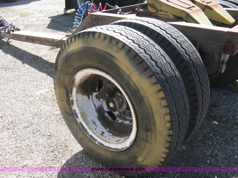 image for item A4393 1993 Nuefeld long tongue fifth wheel tow dolly