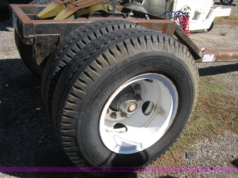 image for item A4393 1993 Nuefeld long tongue fifth wheel tow dolly