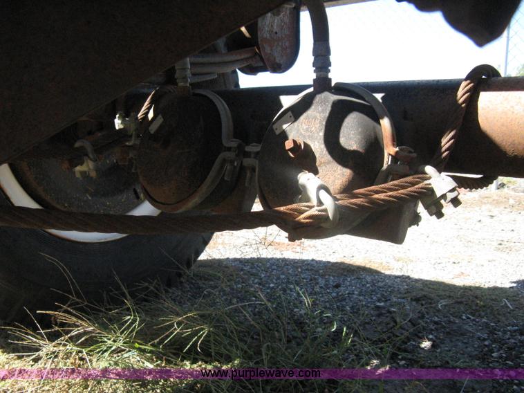 image for item A4393 1993 Nuefeld long tongue fifth wheel tow dolly