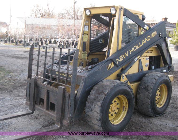 image for item A4492 1991 New Holland L783 skid steer