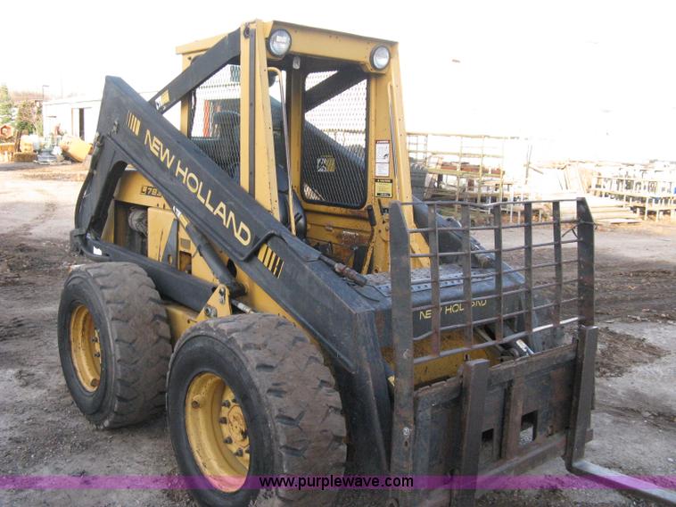 image for item A4492 1991 New Holland L783 skid steer