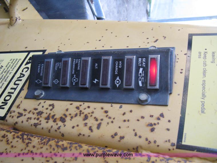 image for item A4492 1991 New Holland L783 skid steer