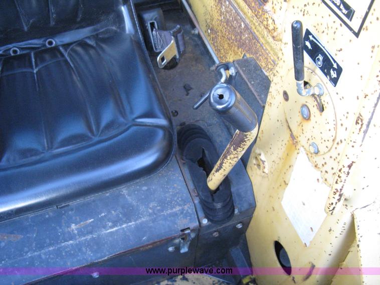 image for item A4492 1991 New Holland L783 skid steer