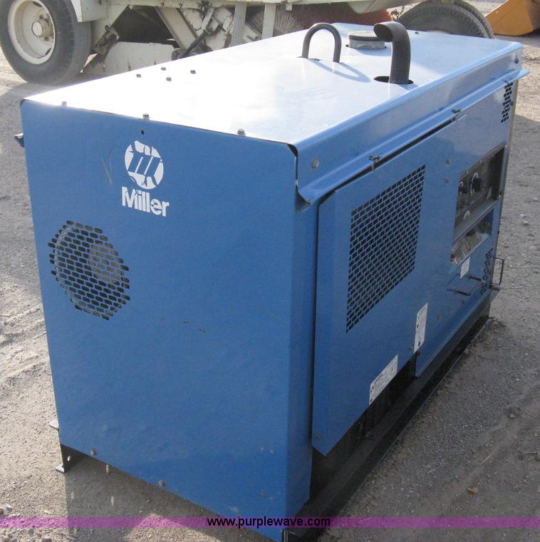 image for item A4496 2000 Miller DU-OP portable arc welder/generator