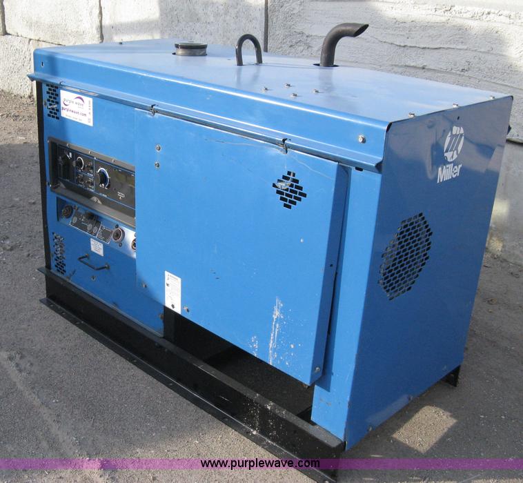 image for item A4496 2000 Miller DU-OP portable arc welder/generator