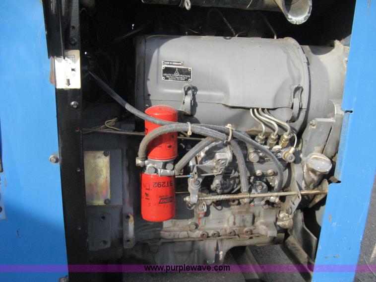 image for item A4496 2000 Miller DU-OP portable arc welder/generator