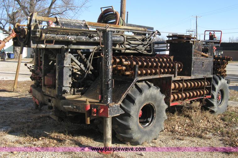 image for item A4498 1977 CME 550 ATV drilling rig
