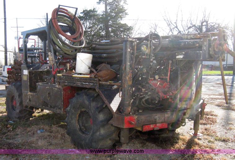 image for item A4498 1977 CME 550 ATV drilling rig