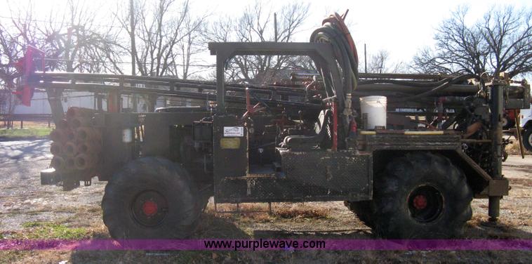 image for item A4498 1977 CME 550 ATV drilling rig