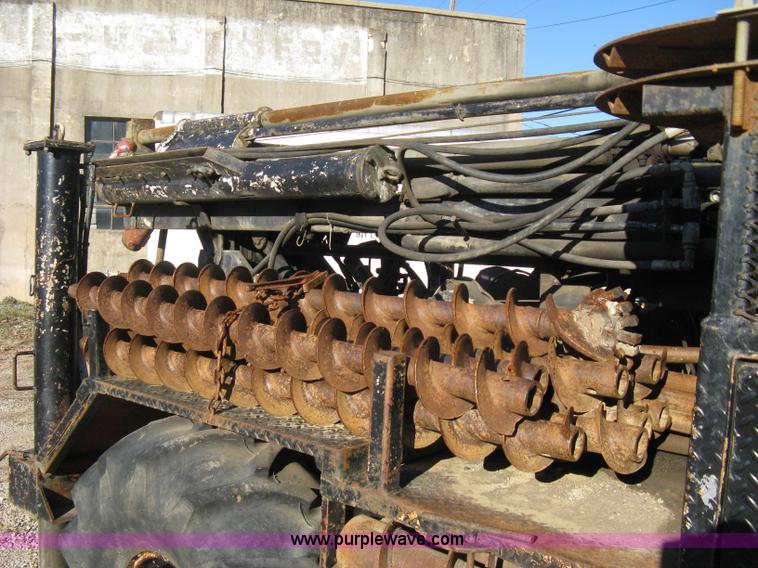 image for item A4498 1977 CME 550 ATV drilling rig