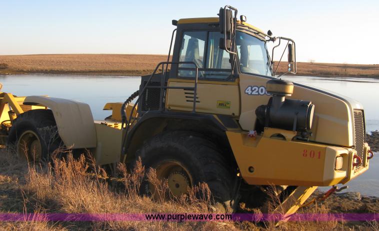 image for item A4499 2002 Bell 4206D 4WD articulating tractor