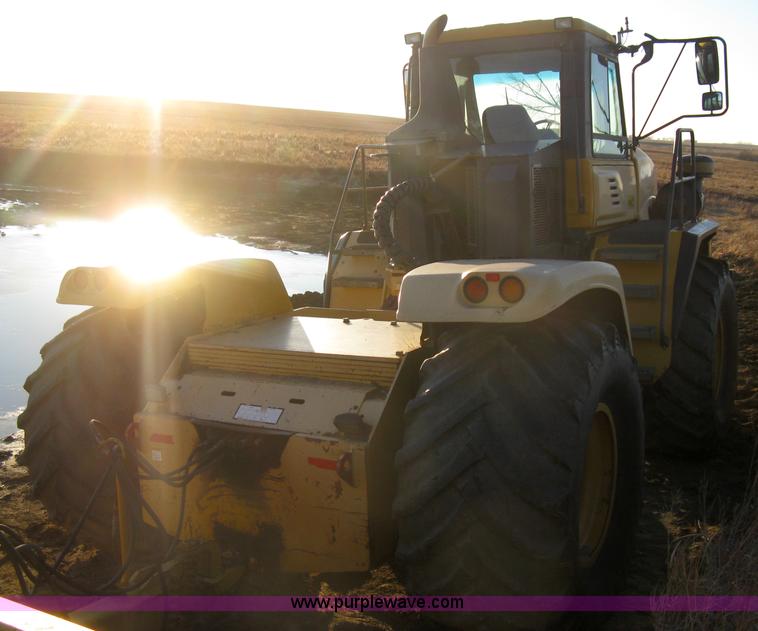 image for item A4499 2002 Bell 4206D 4WD articulating tractor