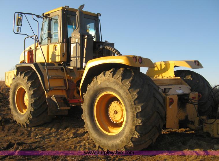 image for item A4499 2002 Bell 4206D 4WD articulating tractor