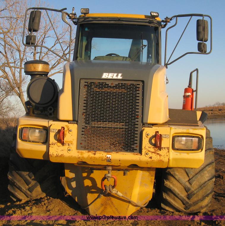 image for item A4499 2002 Bell 4206D 4WD articulating tractor