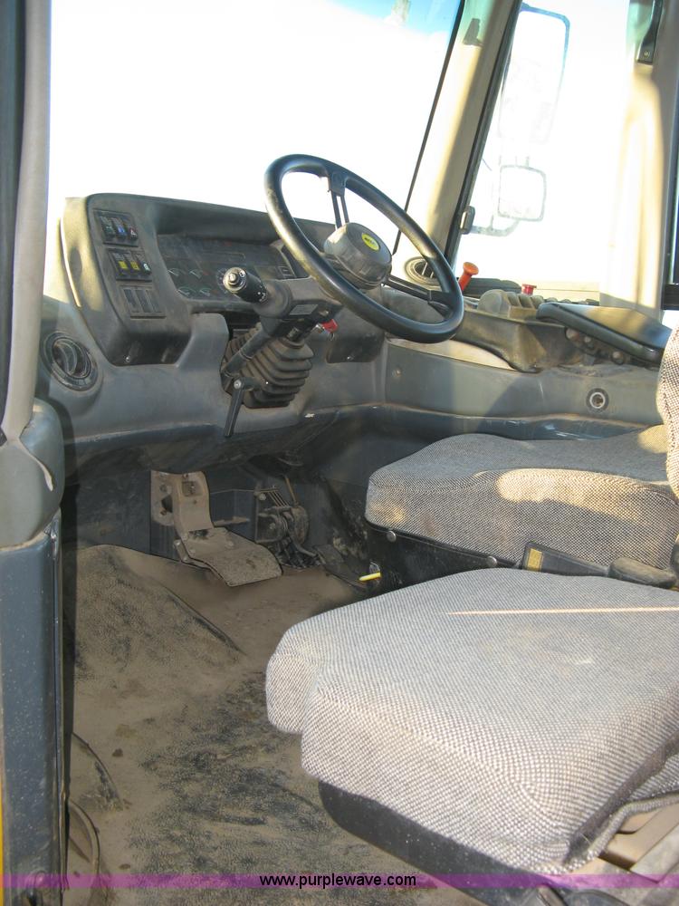 image for item A4499 2002 Bell 4206D 4WD articulating tractor