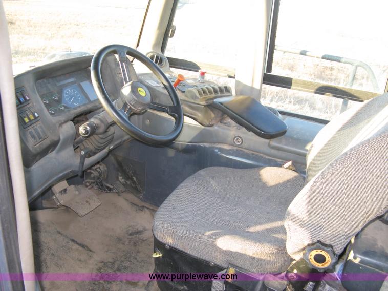 image for item A4499 2002 Bell 4206D 4WD articulating tractor