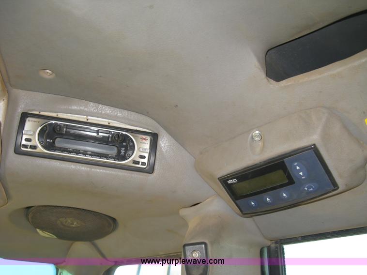 image for item A4499 2002 Bell 4206D 4WD articulating tractor