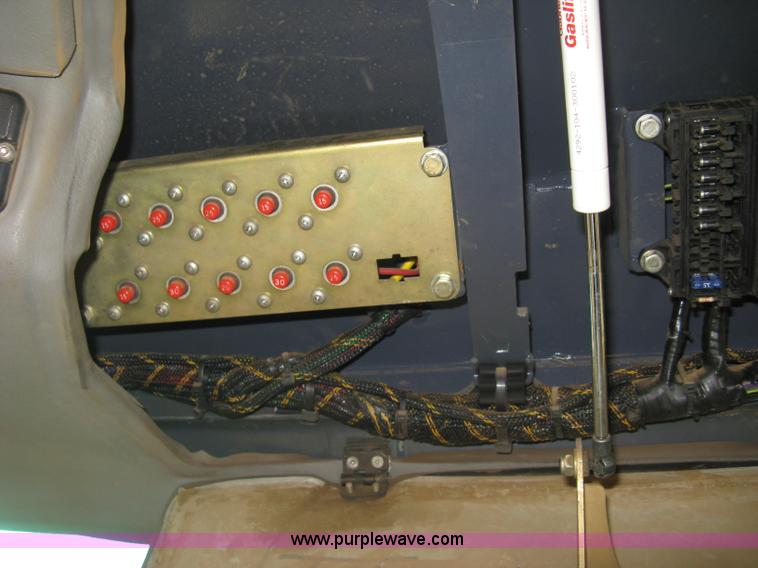 image for item A4499 2002 Bell 4206D 4WD articulating tractor