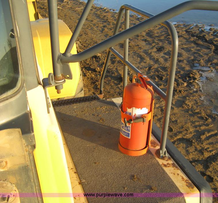 image for item A4499 2002 Bell 4206D 4WD articulating tractor