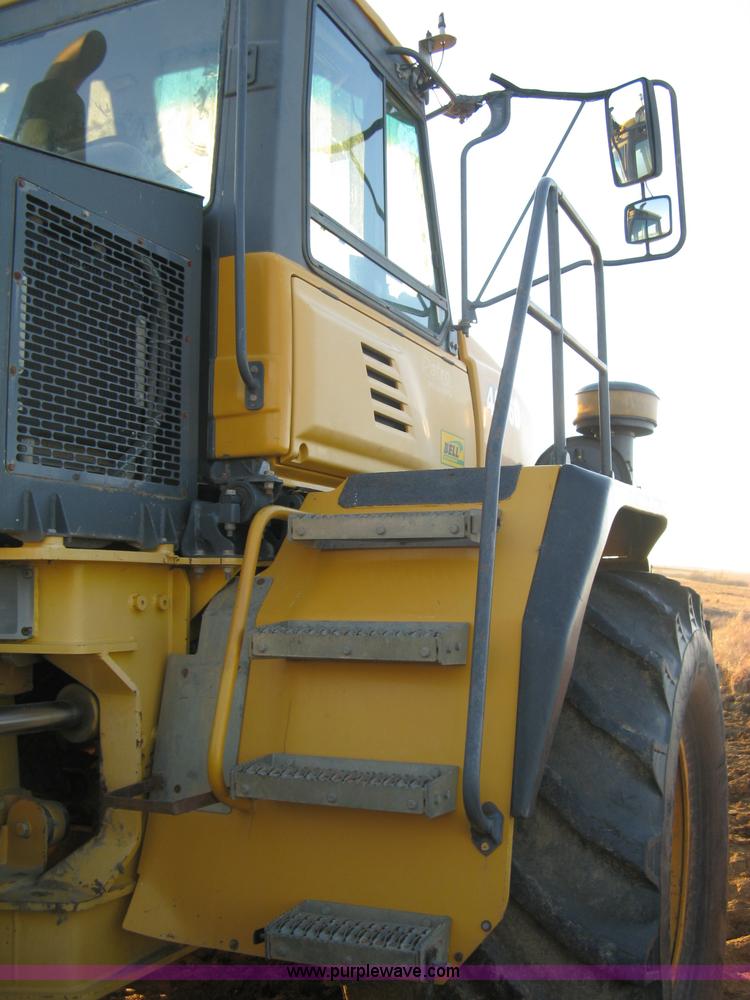 image for item A4499 2002 Bell 4206D 4WD articulating tractor