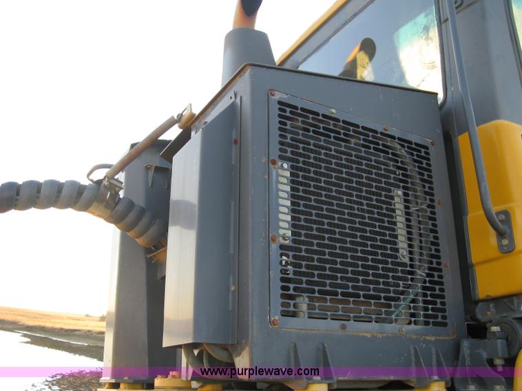 image for item A4499 2002 Bell 4206D 4WD articulating tractor