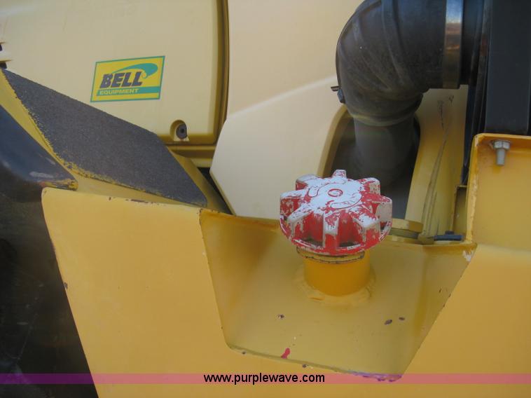 image for item A4499 2002 Bell 4206D 4WD articulating tractor