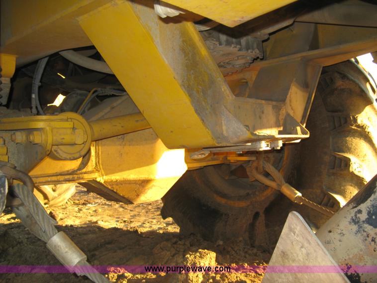 image for item A4499 2002 Bell 4206D 4WD articulating tractor