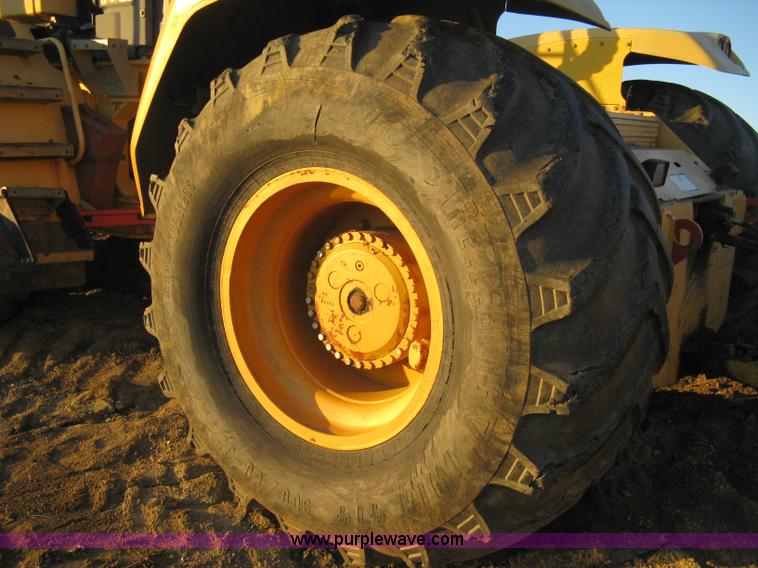 image for item A4499 2002 Bell 4206D 4WD articulating tractor