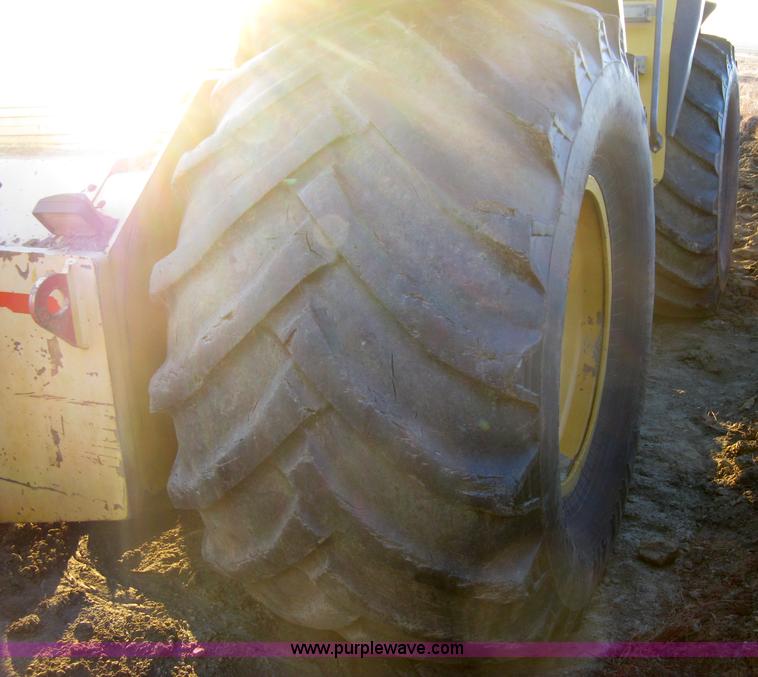 image for item A4499 2002 Bell 4206D 4WD articulating tractor