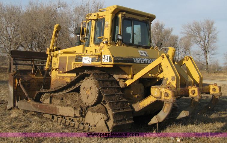 image for item A4500 1993 Caterpillar D6H Series II dozer